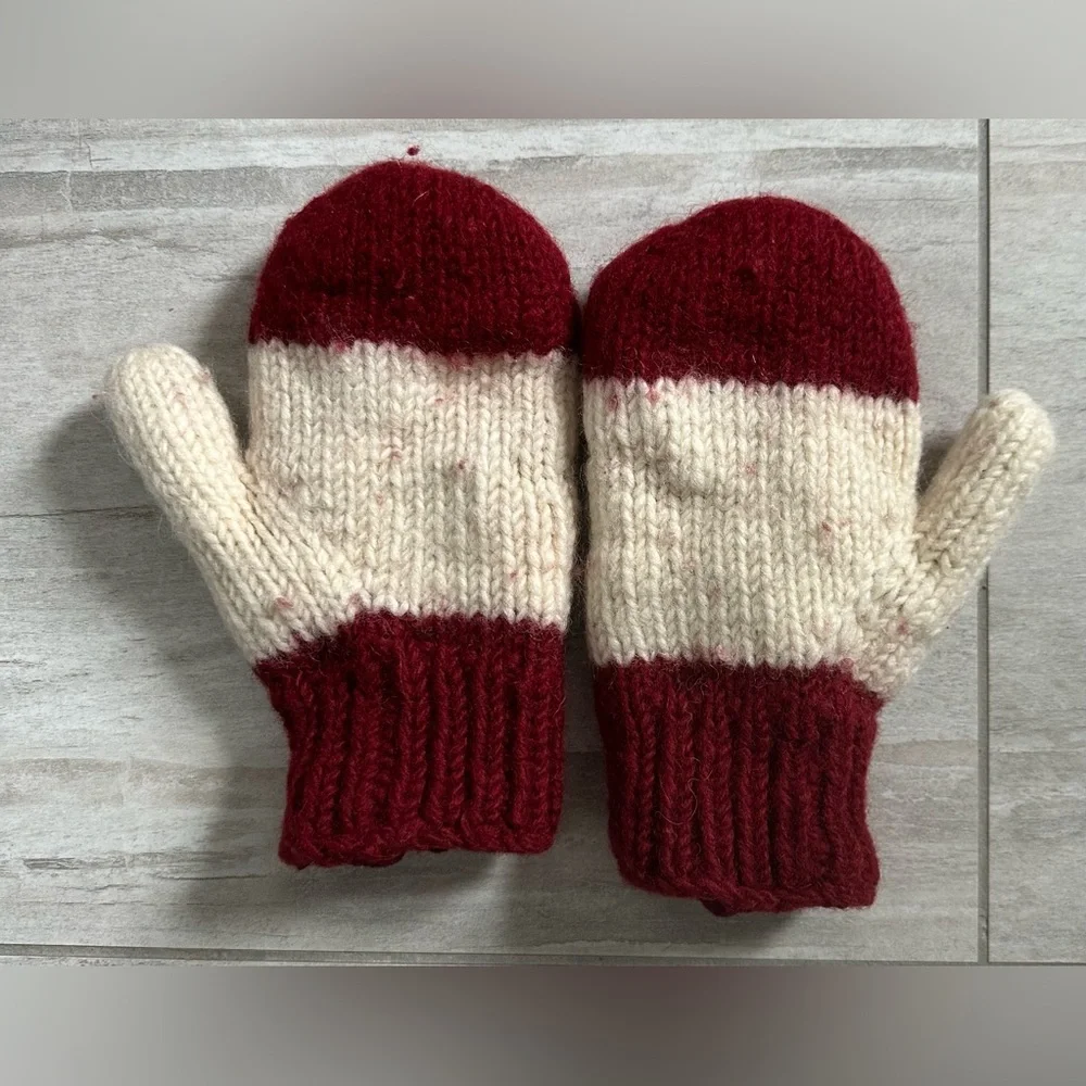 Mittens - Picture 3 of 6